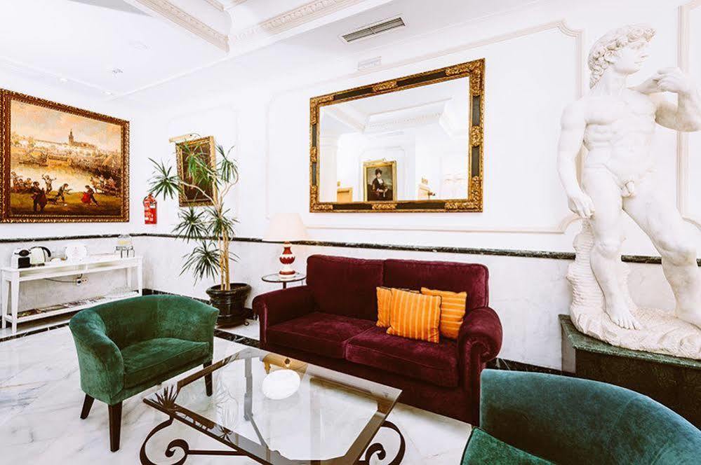 Basic Hotel Dona Manuela Sevilla Exterior foto
